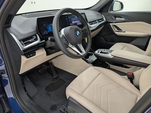 Used 2025 BMW X1 xDrive28i w/ Technology Package AWD/4WD image 4