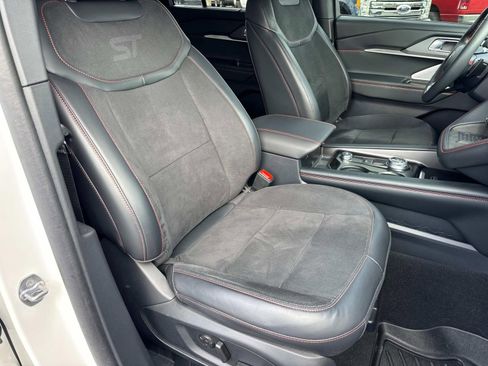 Used 2025 Ford Explorer ST image 24