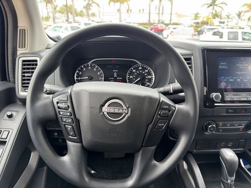 Used 2024 Nissan Frontier SV RWD image 11