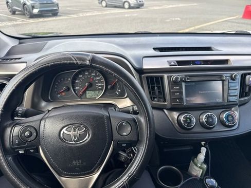 Used 2015 Toyota RAV4 LE AWD/4WD image 11