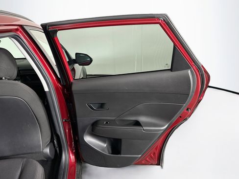 Used 2025 Hyundai Kona SEL image 28