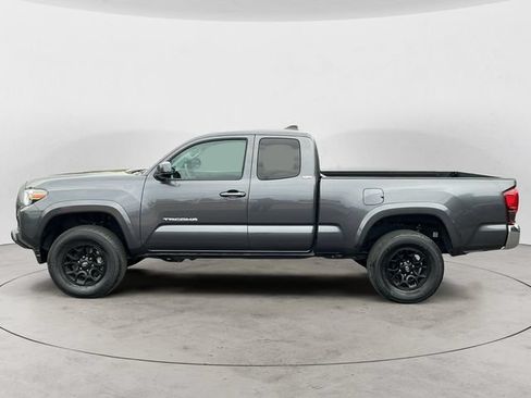 Used 2020 Toyota Tacoma SR5 AWD/4WD image 8