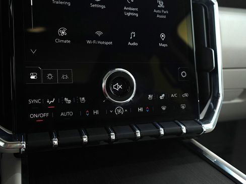 Used 2024 GMC Acadia Denali w/ Super Cruise Package image 26