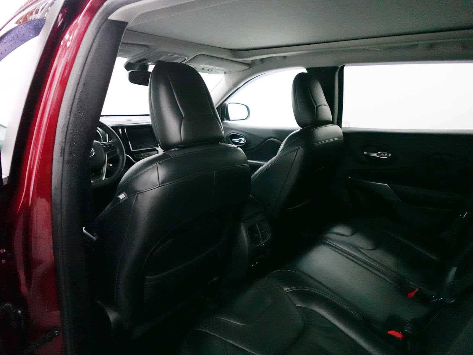 Used 2019 Jeep Cherokee Limited AWD/4WD image 28