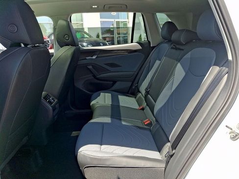 Used 2026 Volkswagen Tiguan SE w/ Panoramic Sunroof Package AWD/4WD image 10