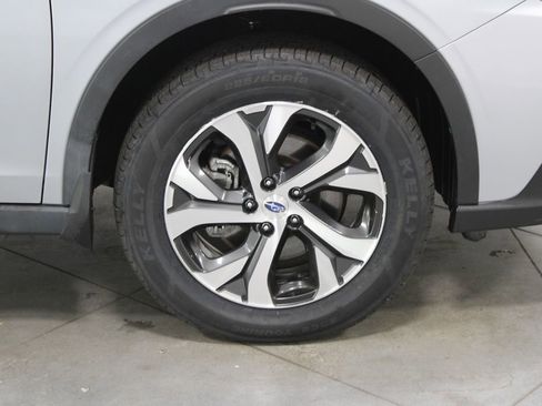 Used 2022 Subaru Outback Limited image 11