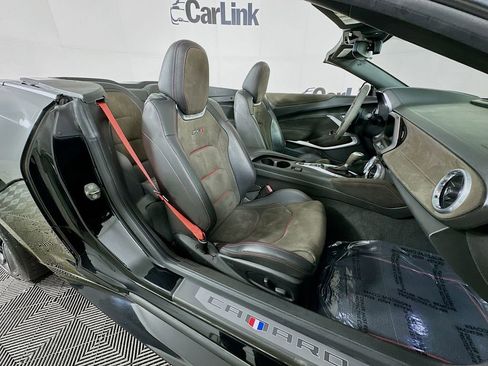 Used 2018 Chevrolet Camaro ZL1 image 34