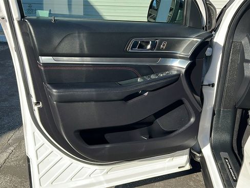 Certified 2018 Ford Explorer Sport image 10