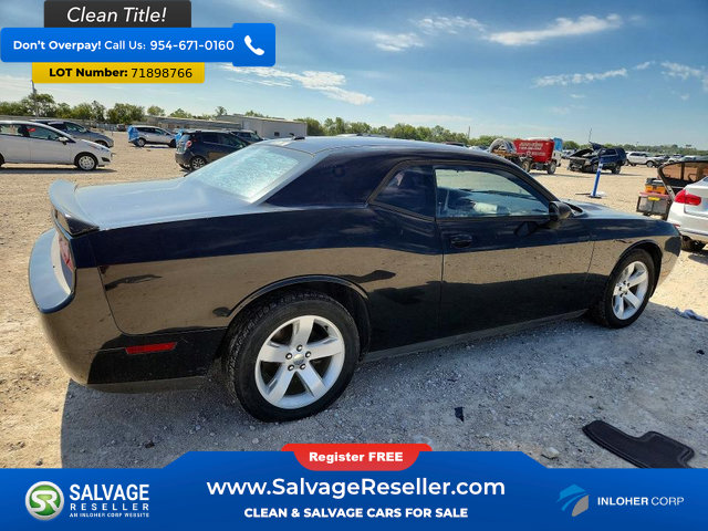Used 2012 Dodge Challenger SXT RWD image 4