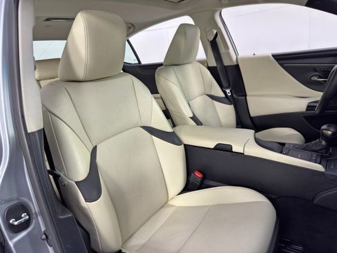 Used 2022 Lexus ES 300h w/ Premium Package image 39