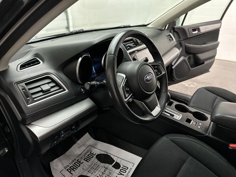 Used 2019 Subaru Outback 2.5i Premium image 15