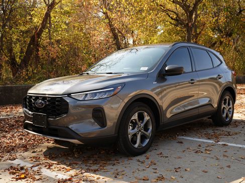 Used 2025 Ford Escape ST-Line image 5