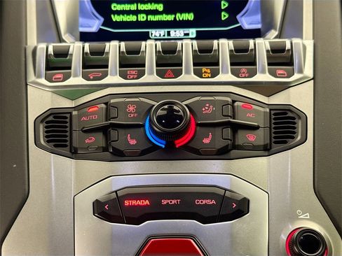 Used 2016 Lamborghini Aventador LP 700-4 image 16