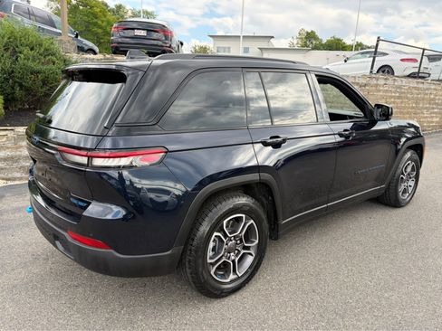 Used 2023 Jeep Grand Cherokee Trailhawk w/ Advanced Protech Group II AWD/4WD image 5