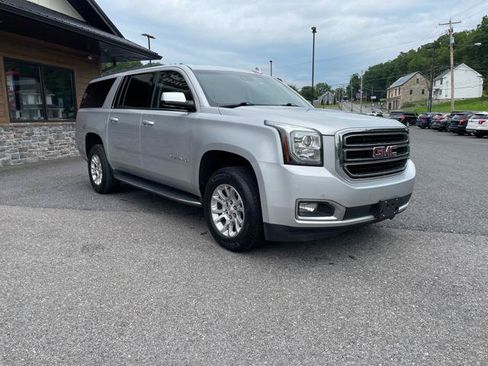 Used 2018 GMC Yukon XL SLT w/ Open Road Package AWD/4WD image 11