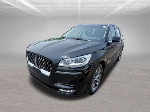 Used 2022 Lincoln Aviator Grand Touring w/ Equipment Group 301A AWD/4WD image 11