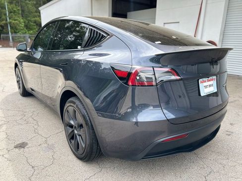 Used 2025 Tesla Model Y Long Range RWD image 5