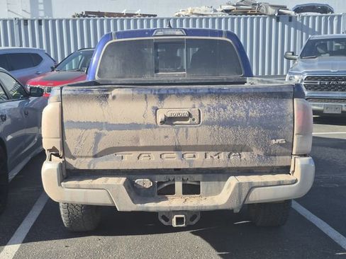 Used 2022 Toyota Tacoma TRD Off-Road image 8
