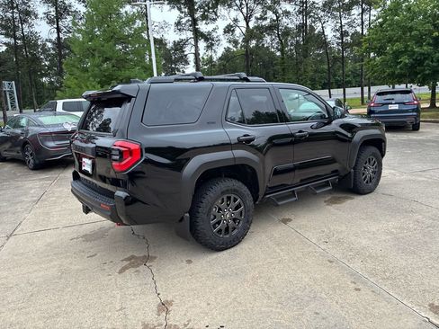 New 2026 Toyota 4Runner SR5 AWD/4WD image 7
