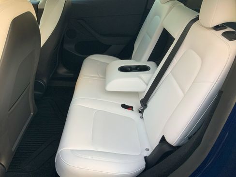 Used 2024 Tesla Model Y Long Range image 19