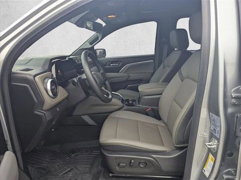 Used 2025 Chevrolet Colorado ZR2 w/ Technology Package image 10