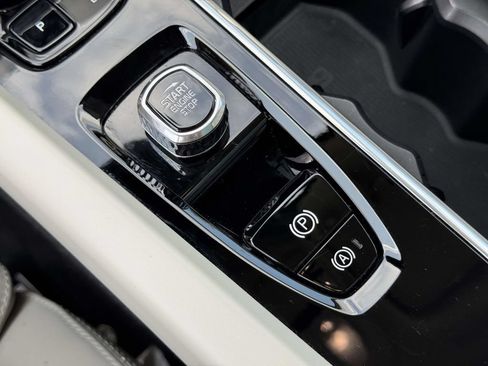 Certified 2026 Volvo XC60 B5 Ultra w/ Climate Package AWD/4WD image 29
