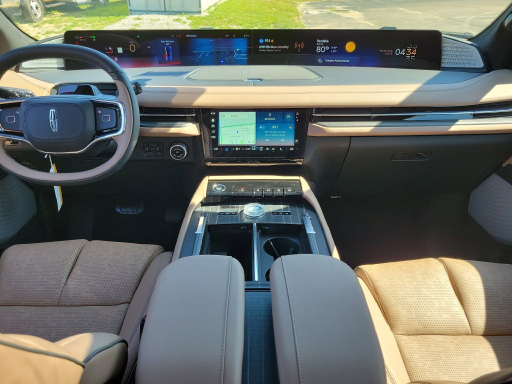 New 2026 Lincoln Navigator Black Label AWD/4WD image 11
