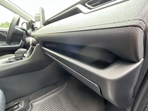 Used 2025 Toyota RAV4 XLE AWD/4WD image 32
