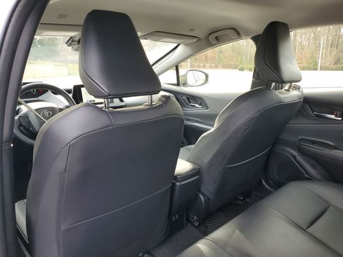 Certified 2025 Toyota Prius Limited image 8