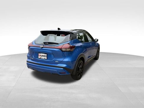 Used 2024 Nissan Kicks SR w/ SR Premium Package FWD image 10