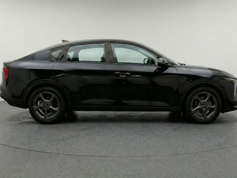 Used 2025 Kia K4 LXS image 11