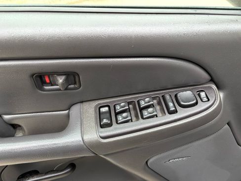 Used 2005 Chevrolet Silverado 1500 LS w/ Safe And Sound Package RWD image 29