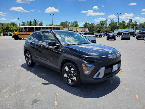 Used 2025 Hyundai Kona SEL FWD image 7