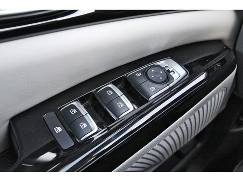 Used 2022 Kia Carnival EX FWD image 23