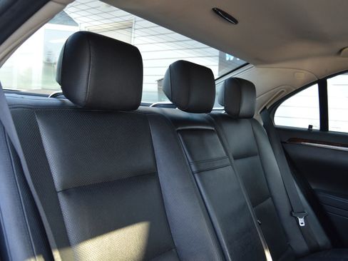 Used 2010 Mercedes-Benz S 550 S 550 4MATIC Sedan 4D image 23