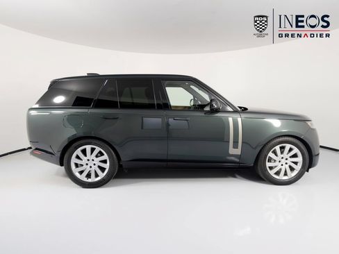 Used 2024 Land Rover Range Rover SE AWD/4WD image 8