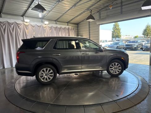 Used 2024 Hyundai Palisade SEL FWD image 4