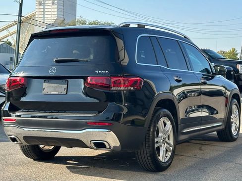 Used 2023 Mercedes-Benz GLB 250 4MATIC w/ Premium Package image 11