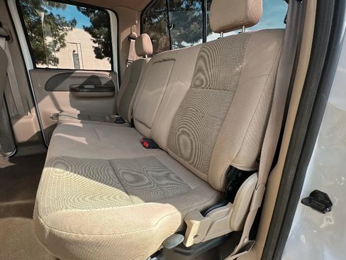 Used 2004 Ford F250 Lariat image 10
