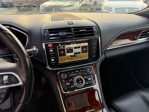 Used 2017 Lincoln Continental Select w/ Climate Package image 20