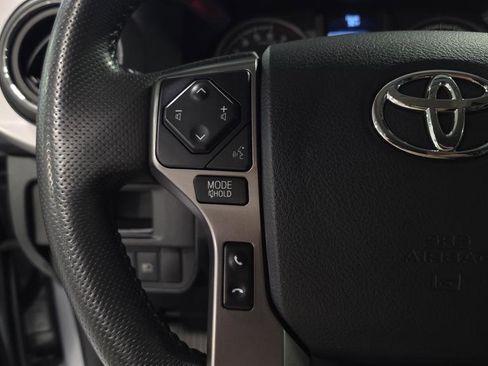 Used 2019 Toyota Tacoma Limited image 21