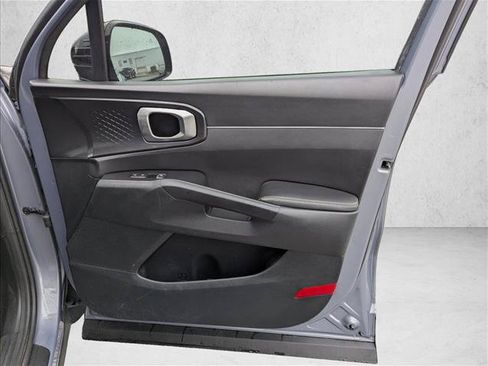 Used 2022 Kia Sorento S FWD image 25
