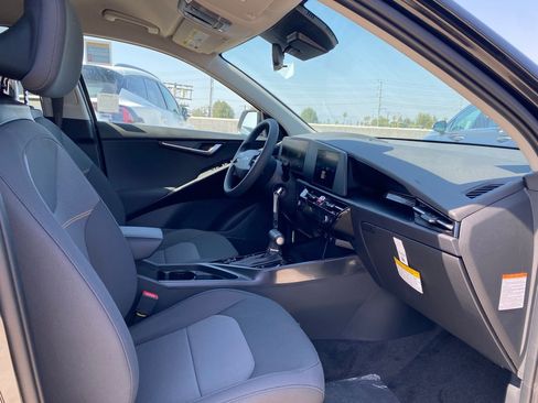 New 2026 Kia Niro EX FWD image 22