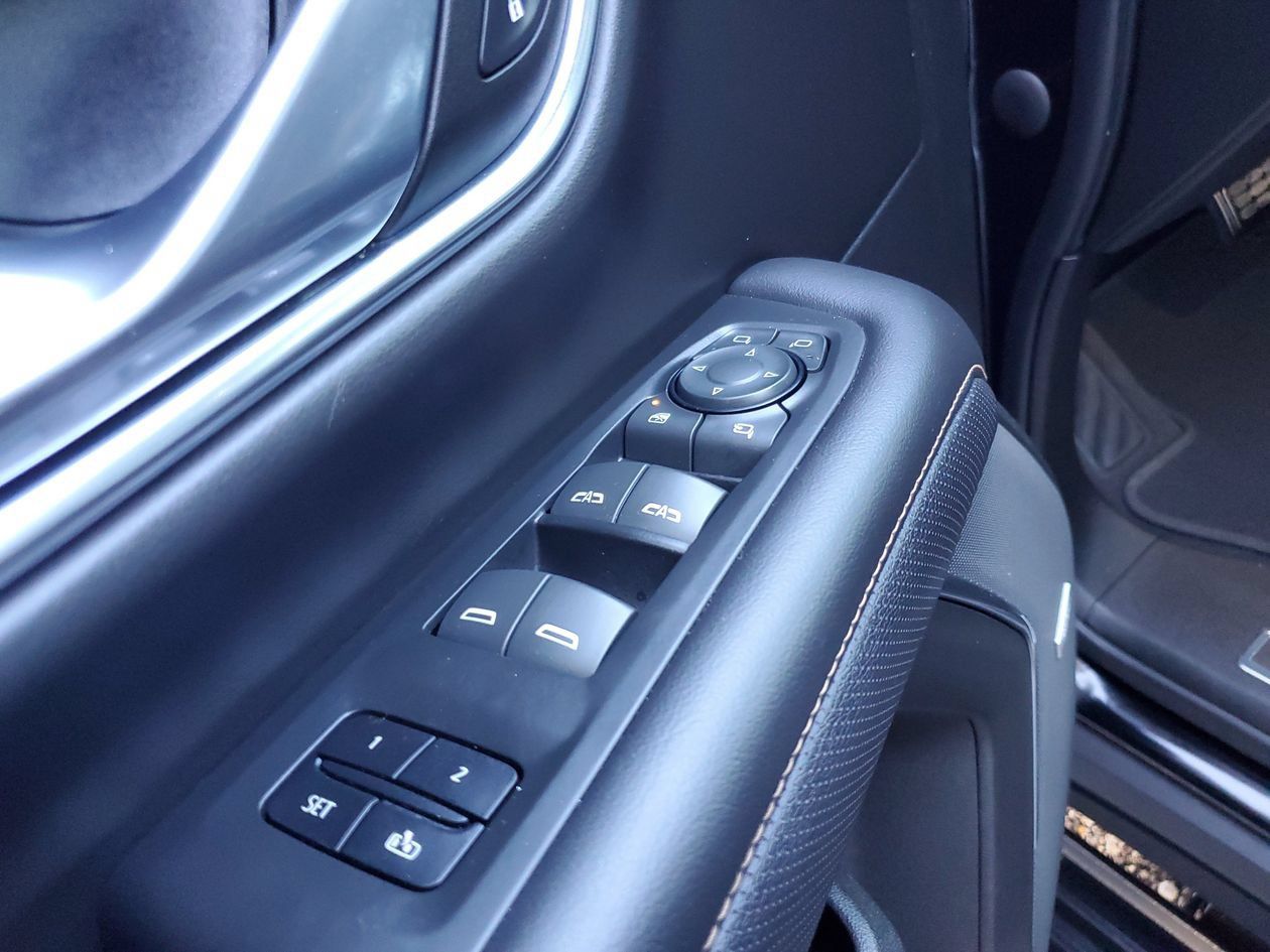 Used 2023 GMC Yukon AT4 AWD/4WD image 17
