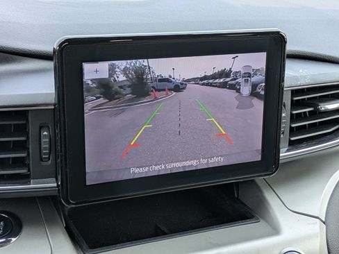 Used 2022 Ford Explorer XLT w/ Equipment Group 202A AWD/4WD image 13