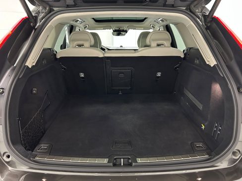 Used 2018 Volvo XC60 T6 Inscription w/ Luxury Seat Package AWD/4WD image 34