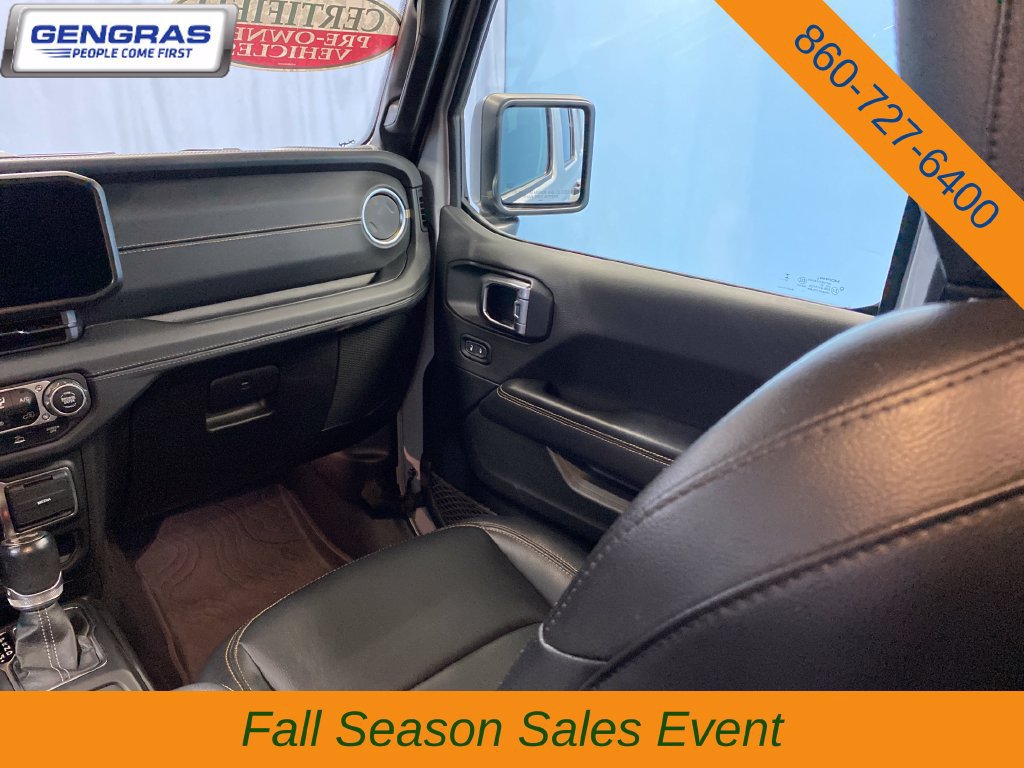 Used 2024 Jeep Wrangler Unlimited Sahara w/ Technology Group AWD/4WD image 29