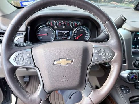 Used 2016 Chevrolet Suburban LTZ RWD image 6