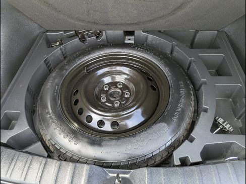 Used 2022 Toyota Corolla Cross L image 22