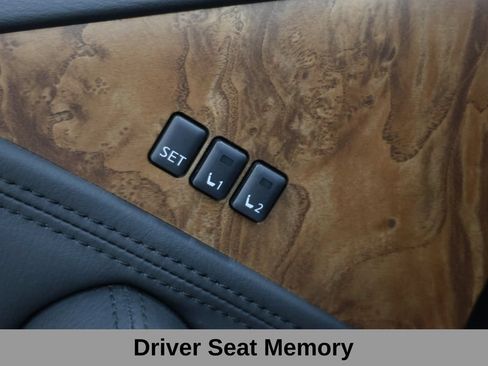 Used 2024 Nissan Armada SL w/ Captain's Chairs Package RWD image 34